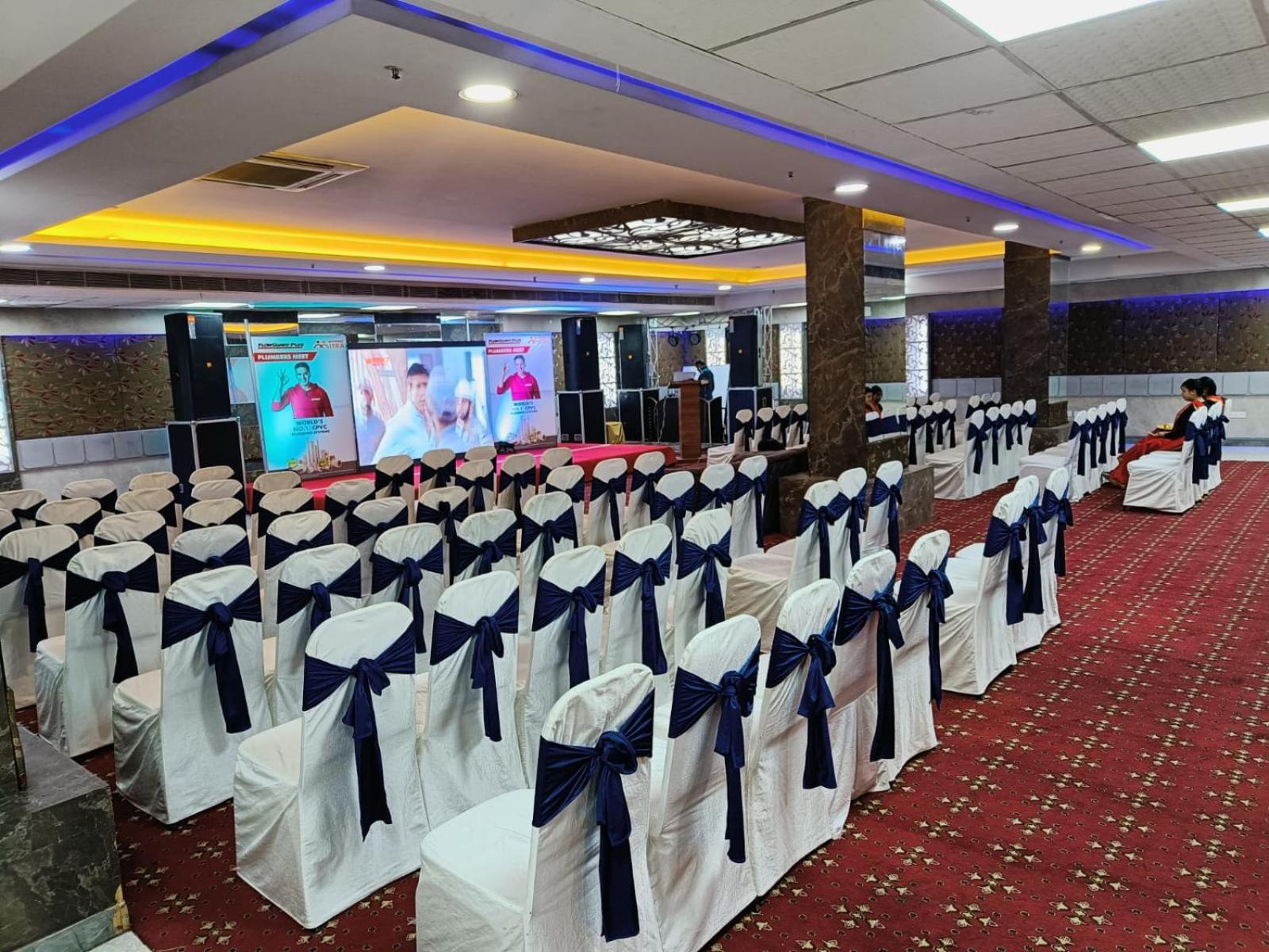 נוידה Hyphen Business Hotel מראה חיצוני תמונה