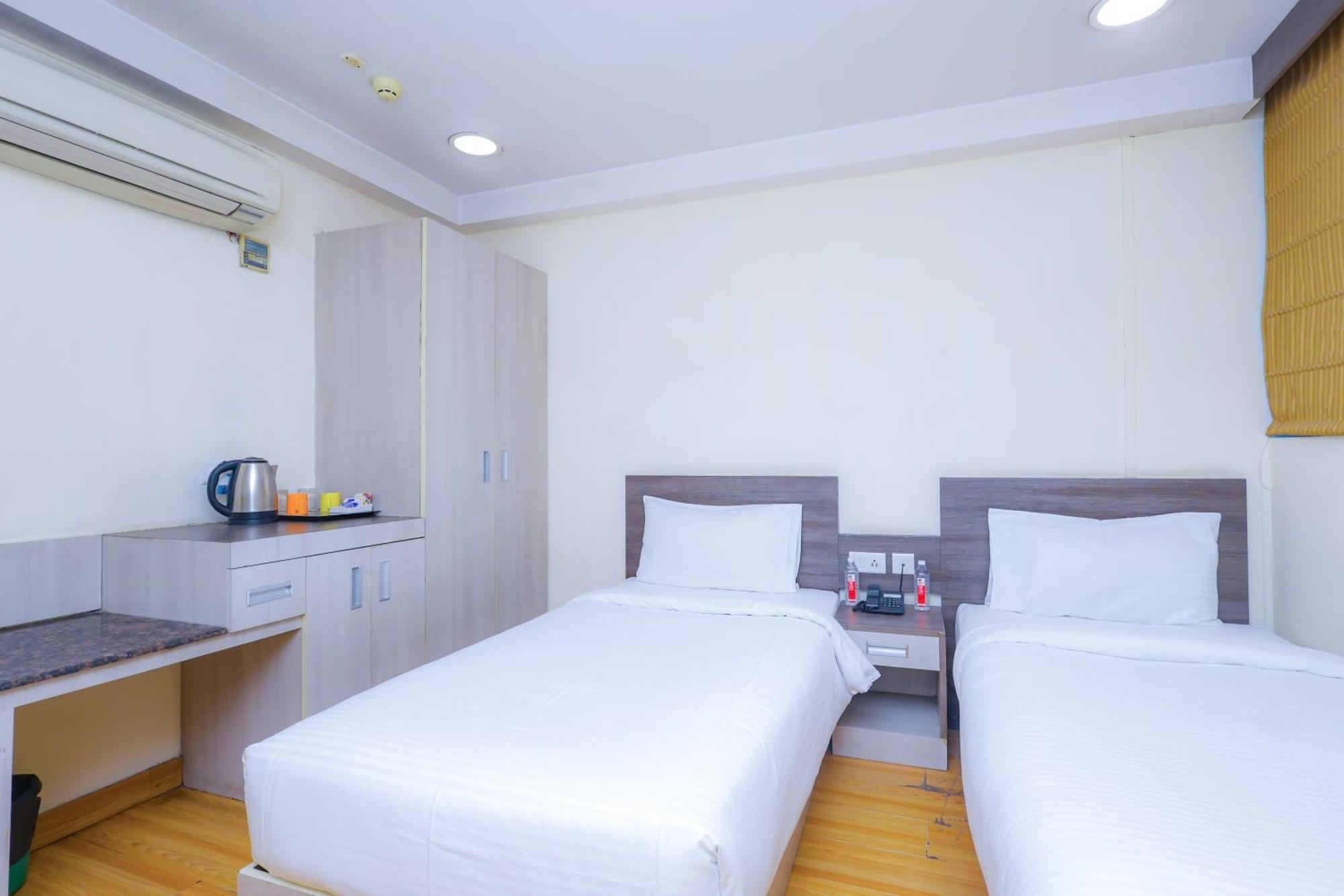 נוידה Hyphen Business Hotel מראה חיצוני תמונה
