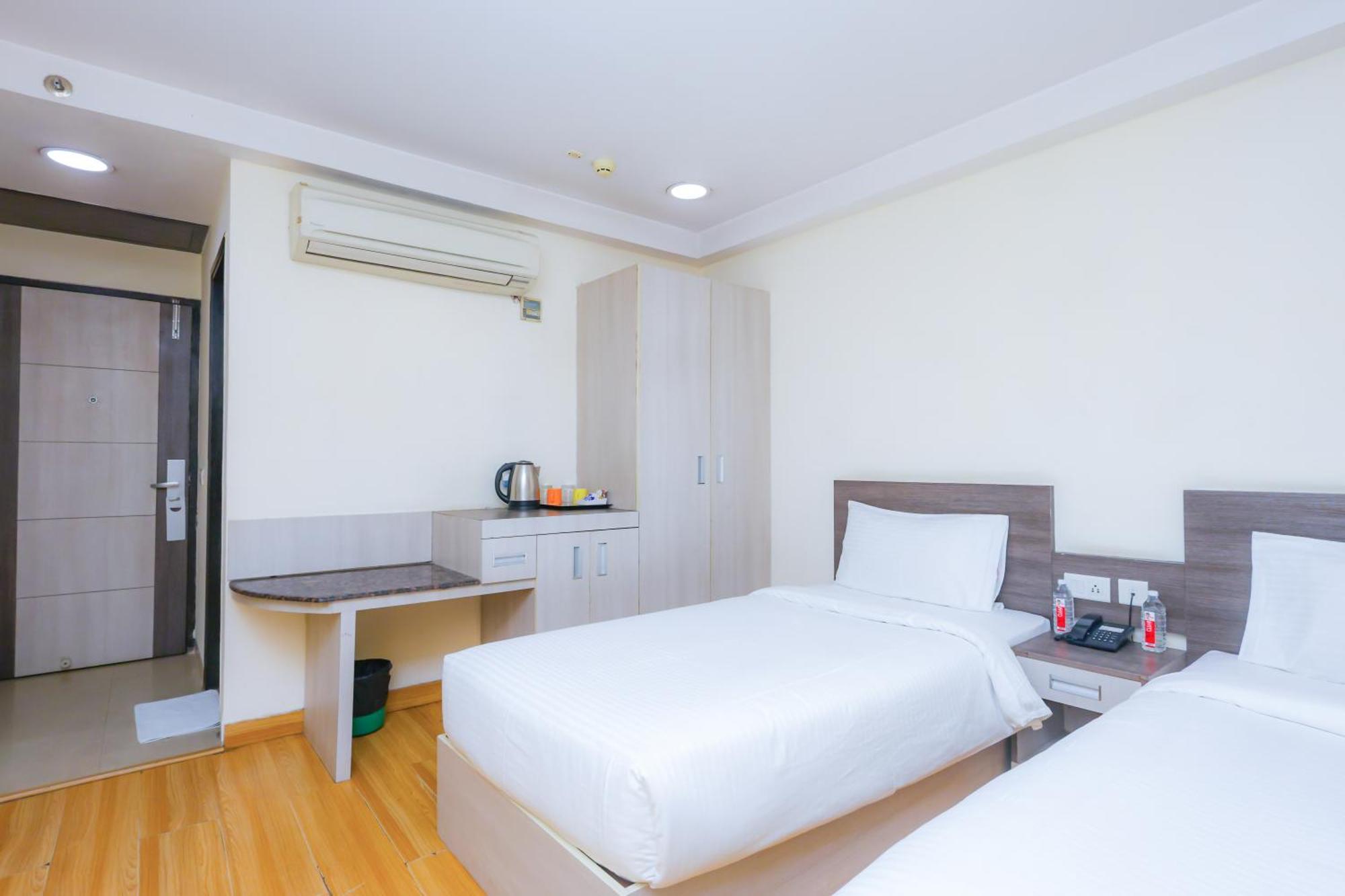 נוידה Hyphen Business Hotel מראה חיצוני תמונה