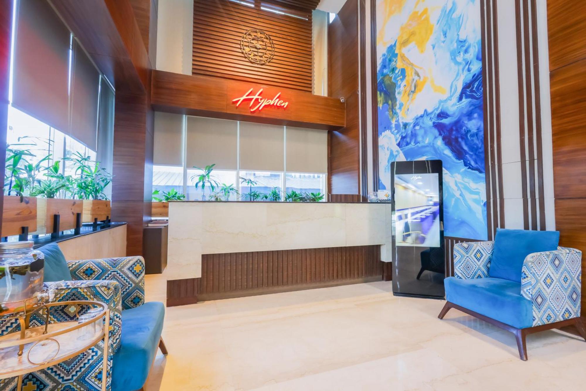 נוידה Hyphen Business Hotel מראה חיצוני תמונה