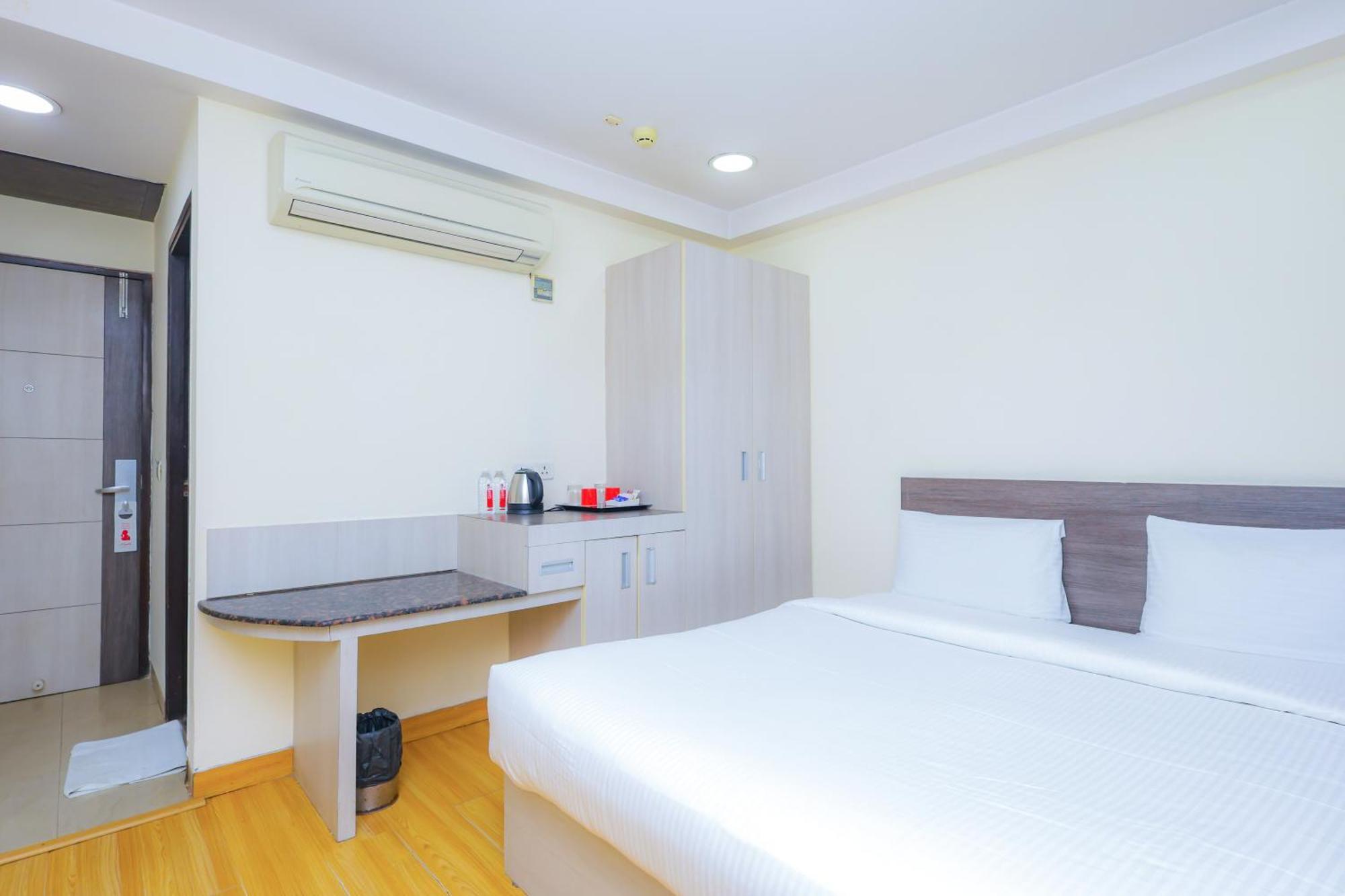 נוידה Hyphen Business Hotel מראה חיצוני תמונה