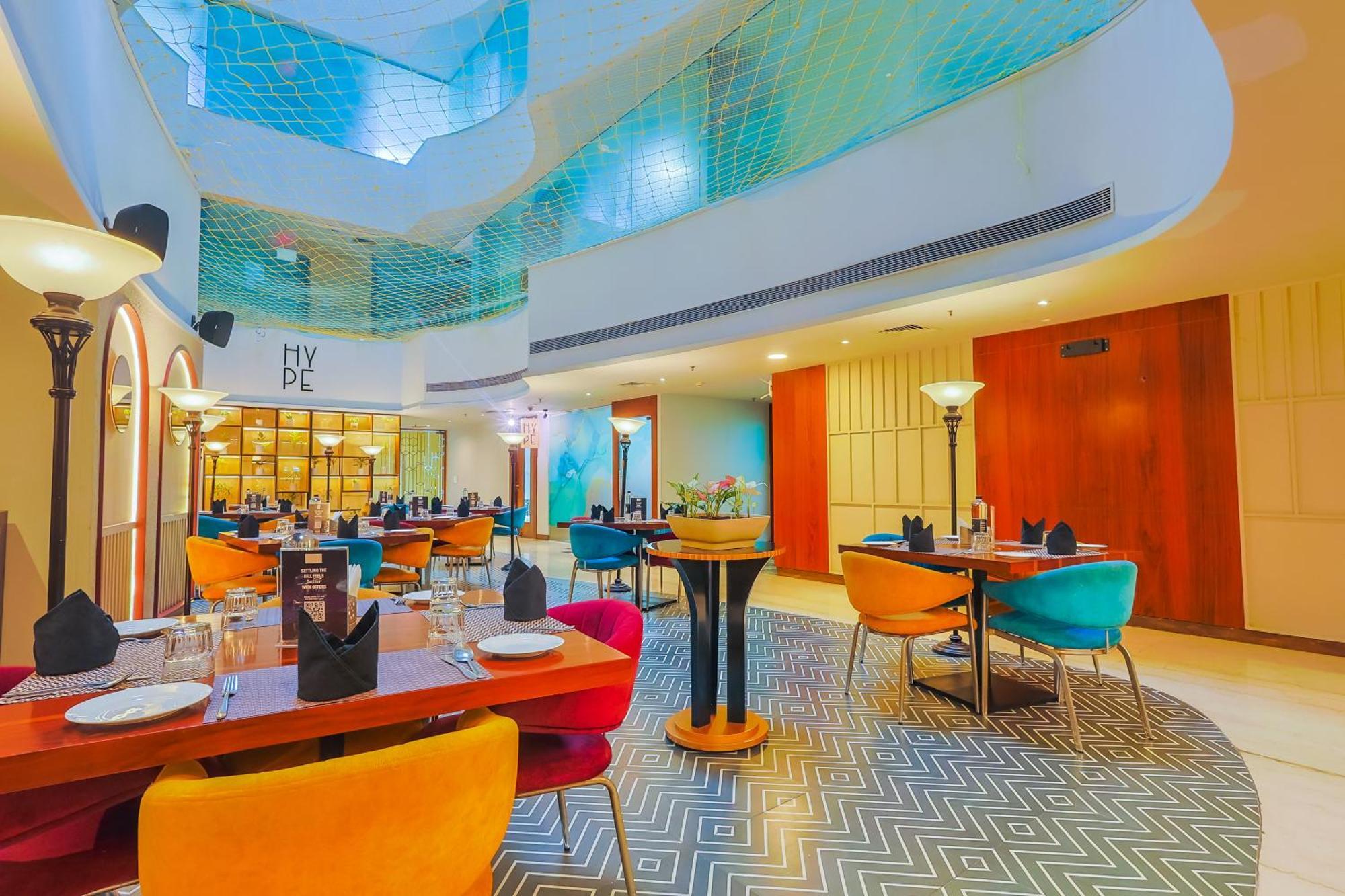 נוידה Hyphen Business Hotel מראה חיצוני תמונה