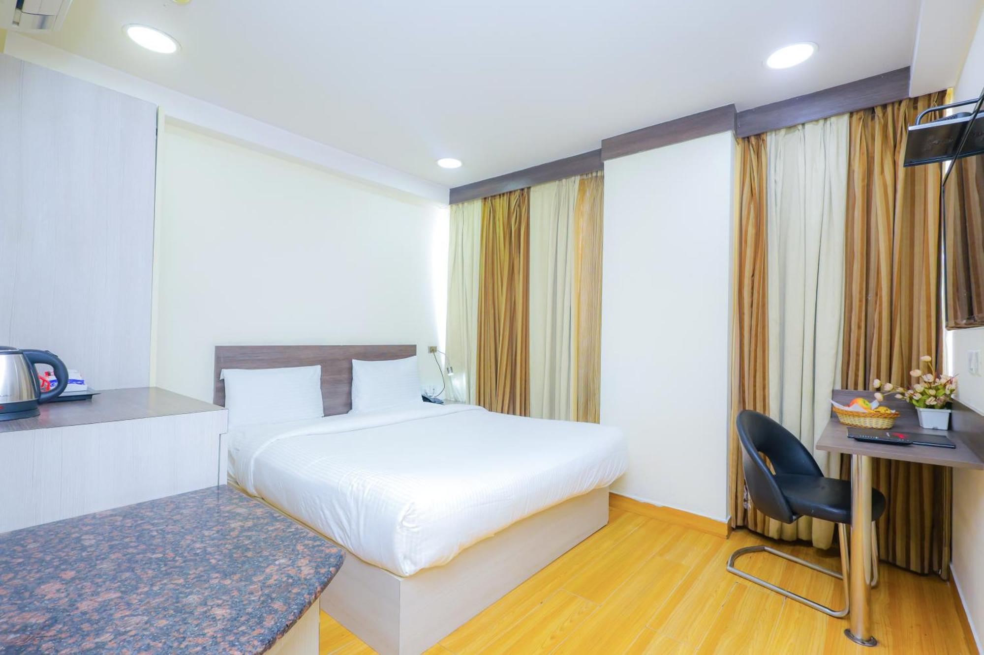 נוידה Hyphen Business Hotel מראה חיצוני תמונה